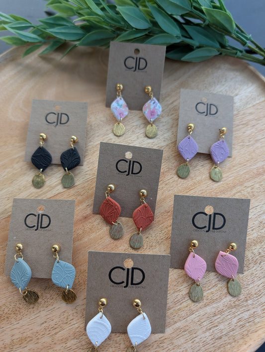 Boucles d'oreilles pendentif argile et laiton (bo-1819)