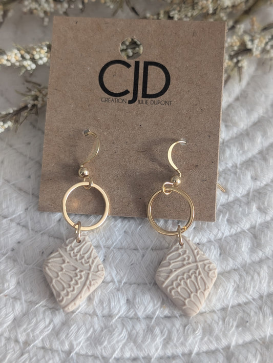 Boucles d'oreilles losange en argile polymère