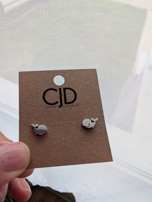 Boucles d'oreilles baleine // whale stud earrings // stainless steel earrings // minimalist jewelry