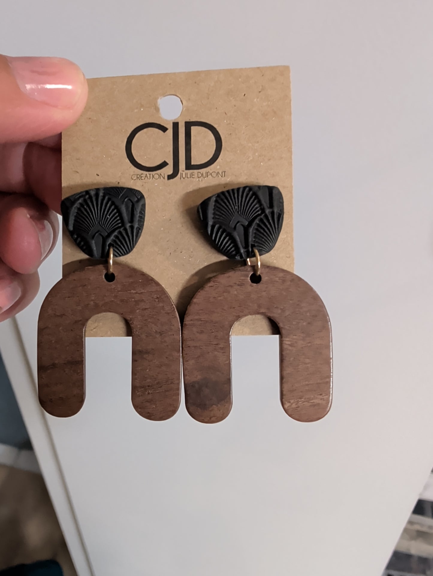 Boucles d'oreilles stud argile et arche en bois (BO-1806)