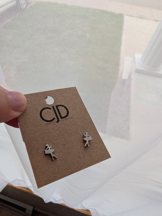 Boucles d'oreilles ballerine // Ballerina stud earrings // stainless steel earrings // minimalist jewelry )