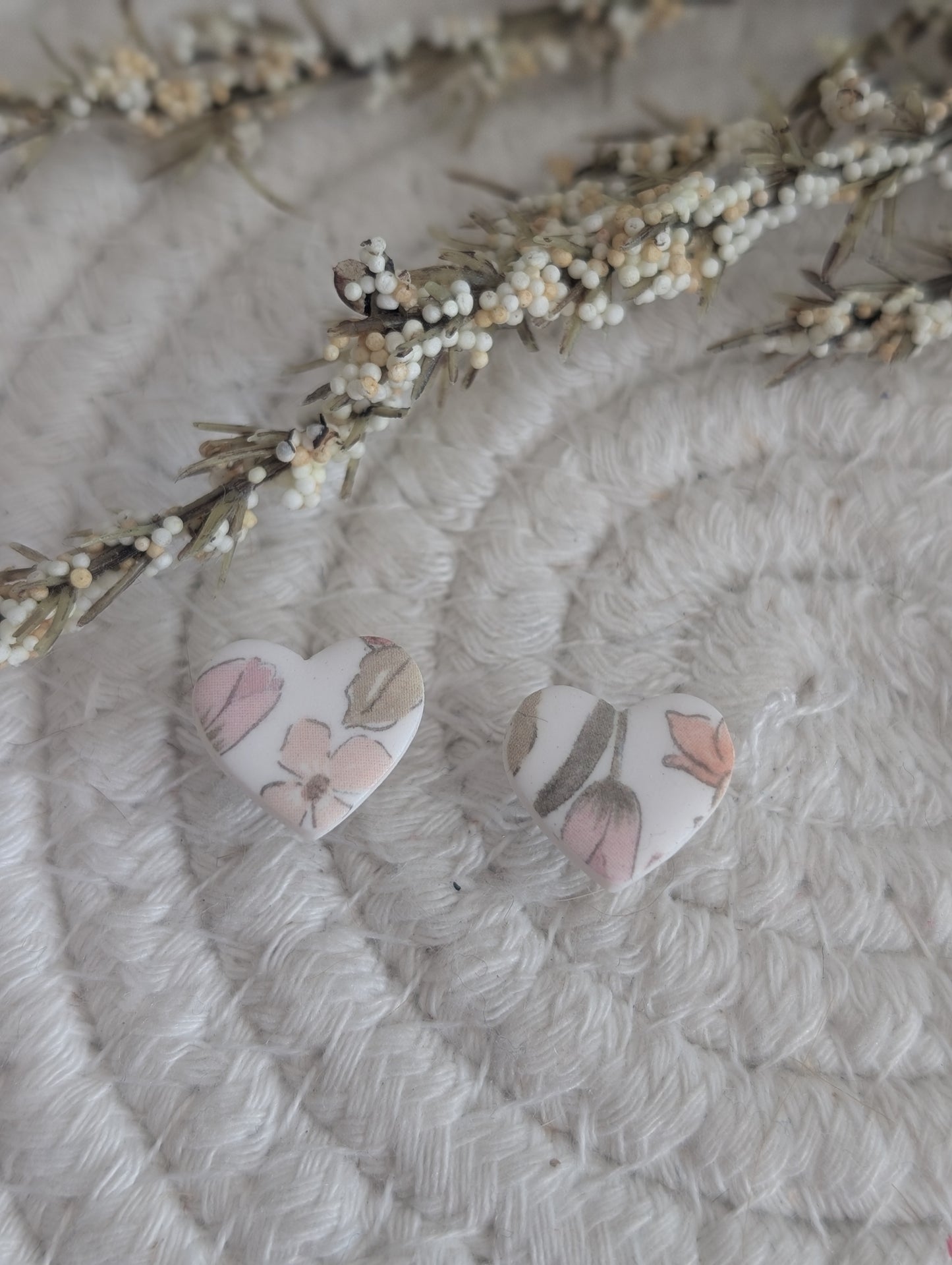 Stud argile polymère coeur varié