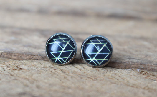 Petites merveilles geometrique // triangle gold black // geometric stud earrings // cute glass cabochon (BO-1531)