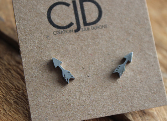 Boucles d'oreilles fleche // arrow stud earrings // stainless steel earrings // minimalist jewelry // (bo-1613)