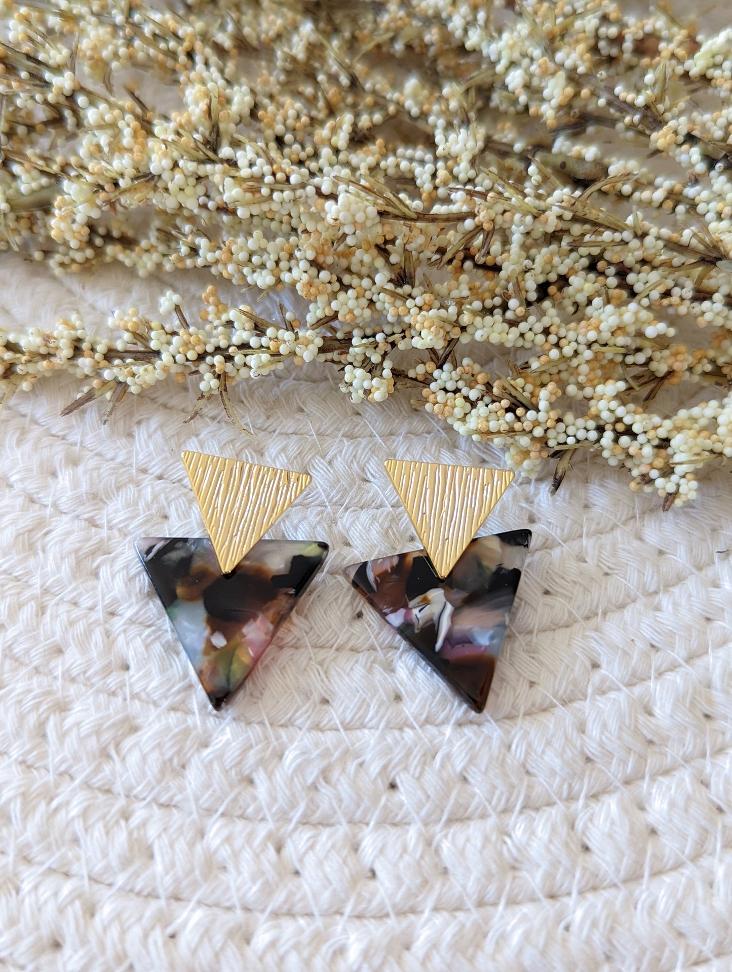 Boucles d'oreilles triangle// acrylique // acetate earrings // geometrique // cadeau pour elle // (bo-1538)