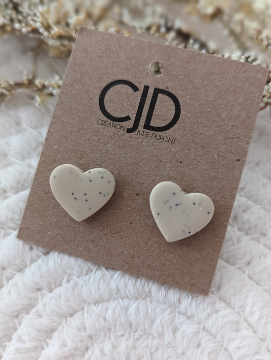 Stud en argile polymère coeur varié // solde