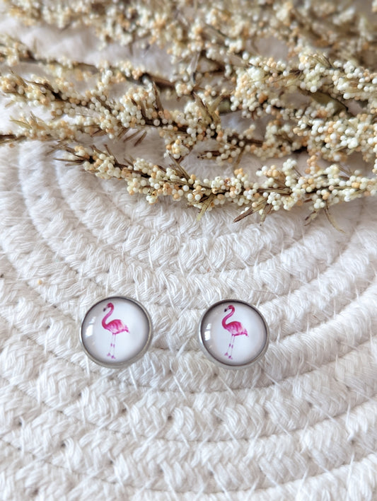Petites merveilles flamant rose // flamingo glass cabochon earrings // fait au quebec (BO-1416)