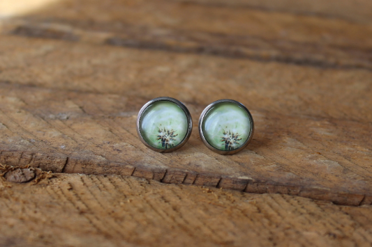 Petites merveilles pissenlit // glass cabochon earrings // fait au quebec (BO-1371)