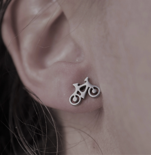 Boucles d'oreilles velo // bike stud earrings // stainless steel earrings // minimalist jewelry // (bo-1609)