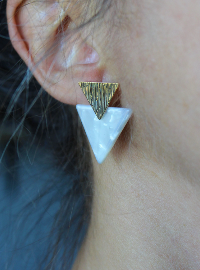 Boucles d'oreilles triangle// acrylique // acetate earrings // geometrique // cadeau pour elle // (bo-1538)