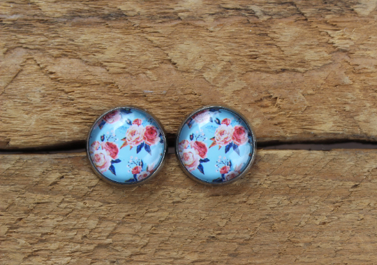 Petites merveilles fleurie // floral earrings // salmon pink flower earrings // cute glass cabochon (BO-1588)