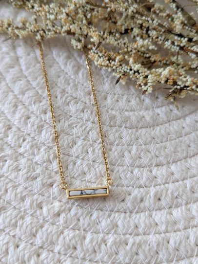 Collier minimaliste barre marbre // minimalist necklace // bijoux pour elle // marble necklace (co-196)