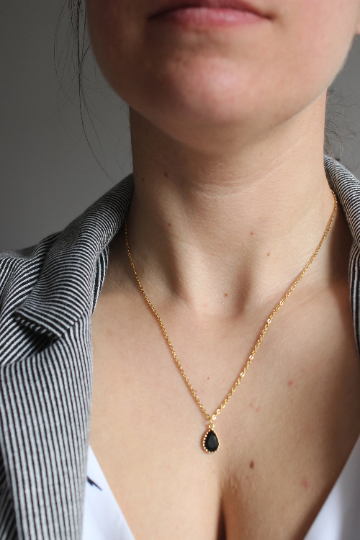 Collier minimaliste // acier inoxydable doré // teardrop pendant necklace // (co-169)